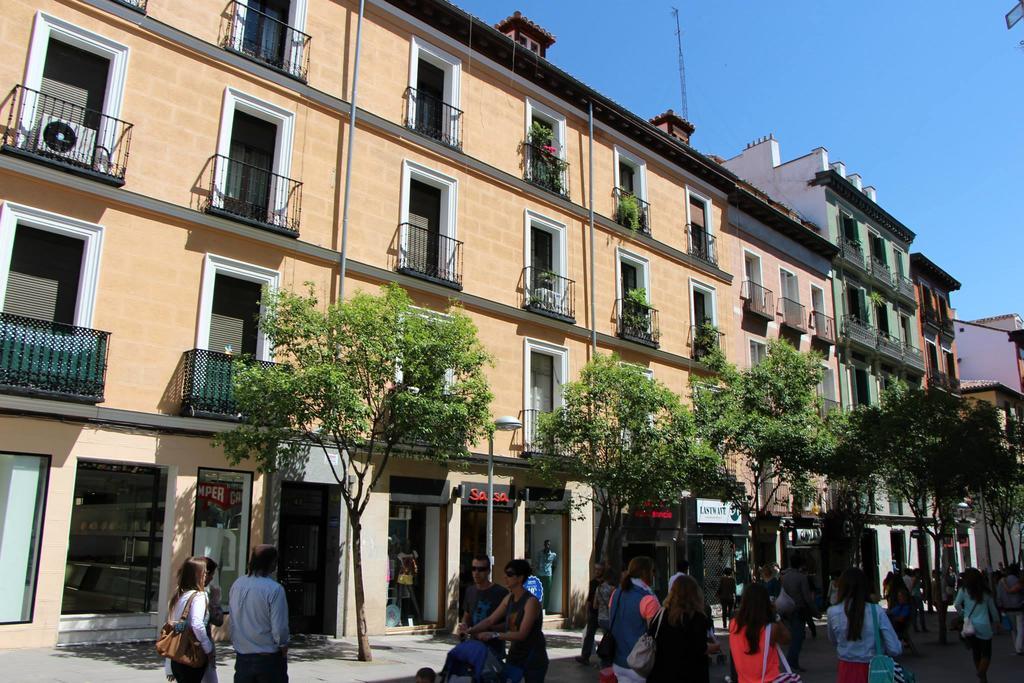 Hostal Aliste Madrid Exterior photo